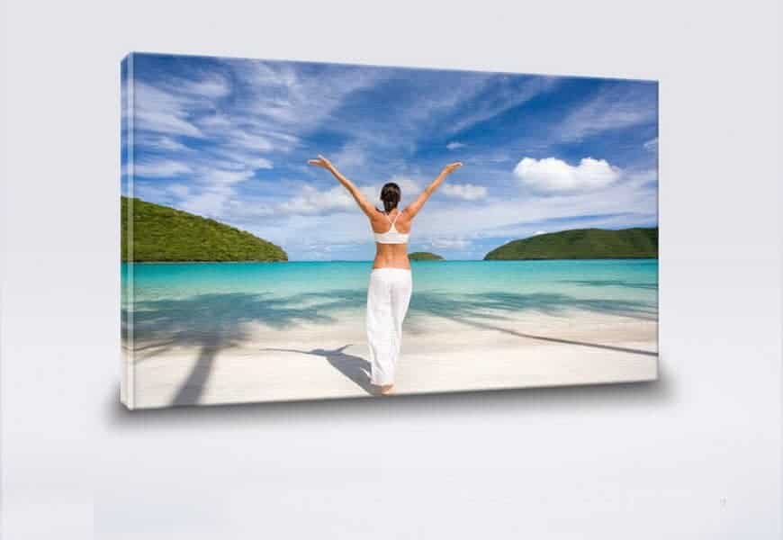 Foto na plátno-Výsledný obraz z fotografie,natiahnuté plátno na drevený ram,ktorý je osadený závesným systémom.Fotoplátno pripravené na zavesenie.Fotoobraz z Vašich fotografií